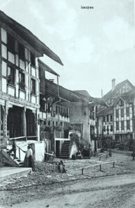 1905: Läubliplatz mit Haltestangen für das "Vieh der armen Leute"