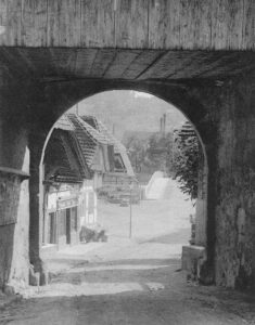 1908: Die neue Betonbrücke ist vollendet