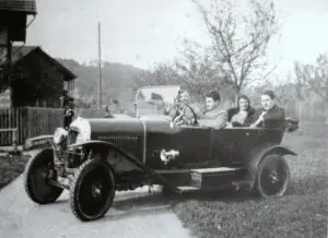 1925: Am Gillenauweg, im Fond Ehepaar Gosteli, Sensebrück-Wirt und Pferdehändler