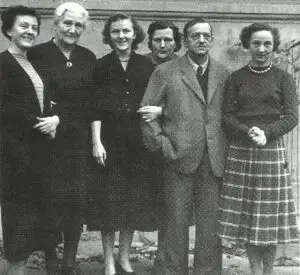 1951: "Lindewirts", Martha und Hans Ruprecht mit den Töchtern Elisabeth, Greti, Trudi und Heidi