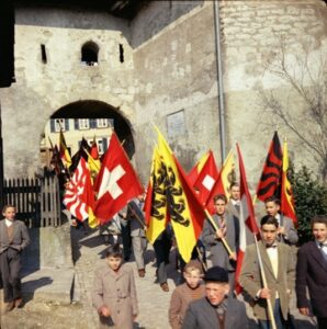 1958: Das letzte traditionelle Schulfest mi Umzug fand 1966 statt